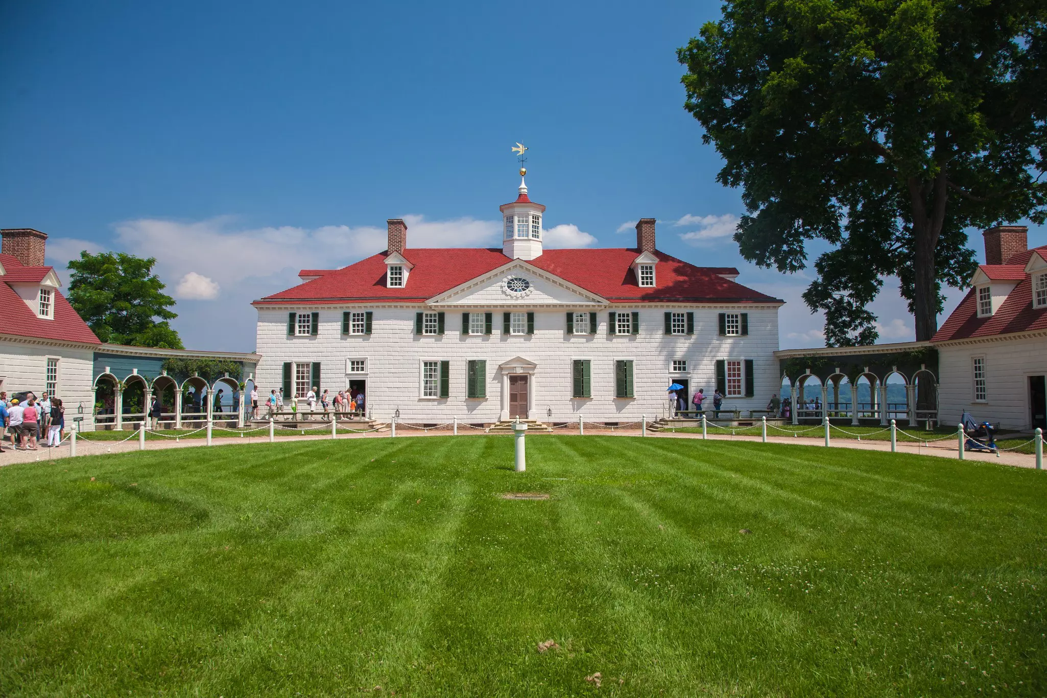 Mount Vernon was the plantation house of George Washington, the first President of the United States © Bob Pool / Shutterstock
