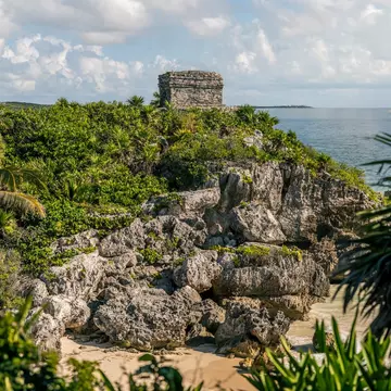 Spectacular view of the Temple of the Wind in Tulum, facing the sea with pristine beach and sea., License Type: media, Download Time: 2026-01-15T18:18:47.000Z, User: LP_YKhanna, Editorial: false, purchase_order: 65050 - Digital Destinations and Articles, job: LP, client: App Content, other: Yuvraj Khanna