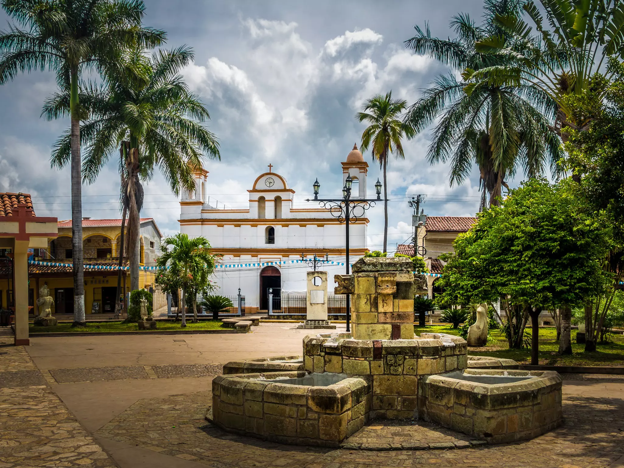 A church in the main square of Copán Ruinas in Honduras.