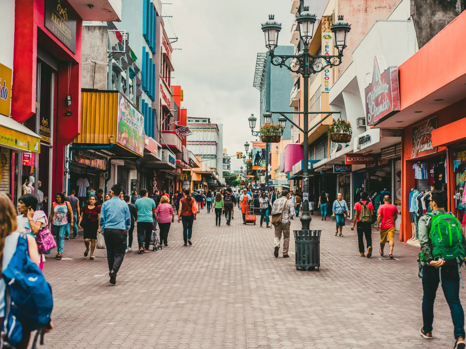 Avenida Central, San José, Costa Rica. Luis Alvarado Alvarado/Shutterstock