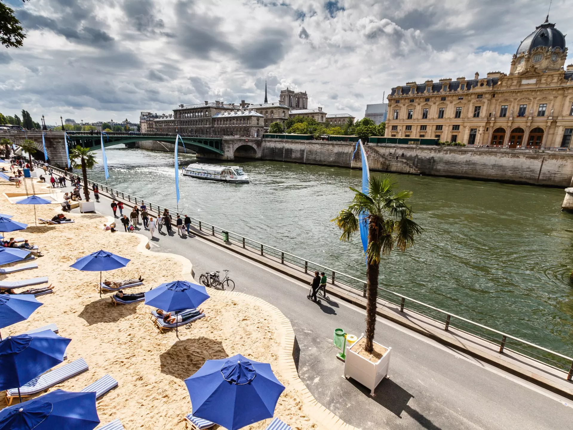 Plan your time away from the Olympics with our guide to what else is happening in Paris this summer © Loic Lagarde / Getty Images