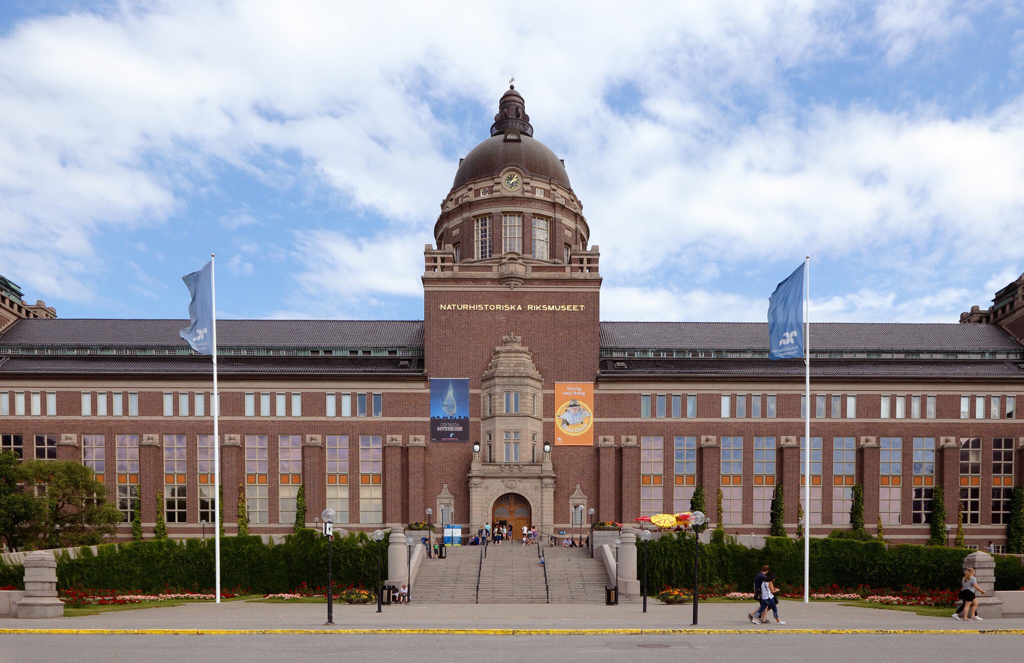 Stockholm, Sweden - July 28, 2016: Exterior of the Swedish Museum of Natural History.  License Type: media  Download Time: 2023-06-25T07:29:09.000Z  User: hannahblackie10  Is Editorial: Yes  purchase_order: 56530/Global Publishing WIP  