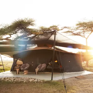 A luxury camping tent in the southern section of Serengeti National Park, Tanzania. Jonathan Gregson / Lonely Planet