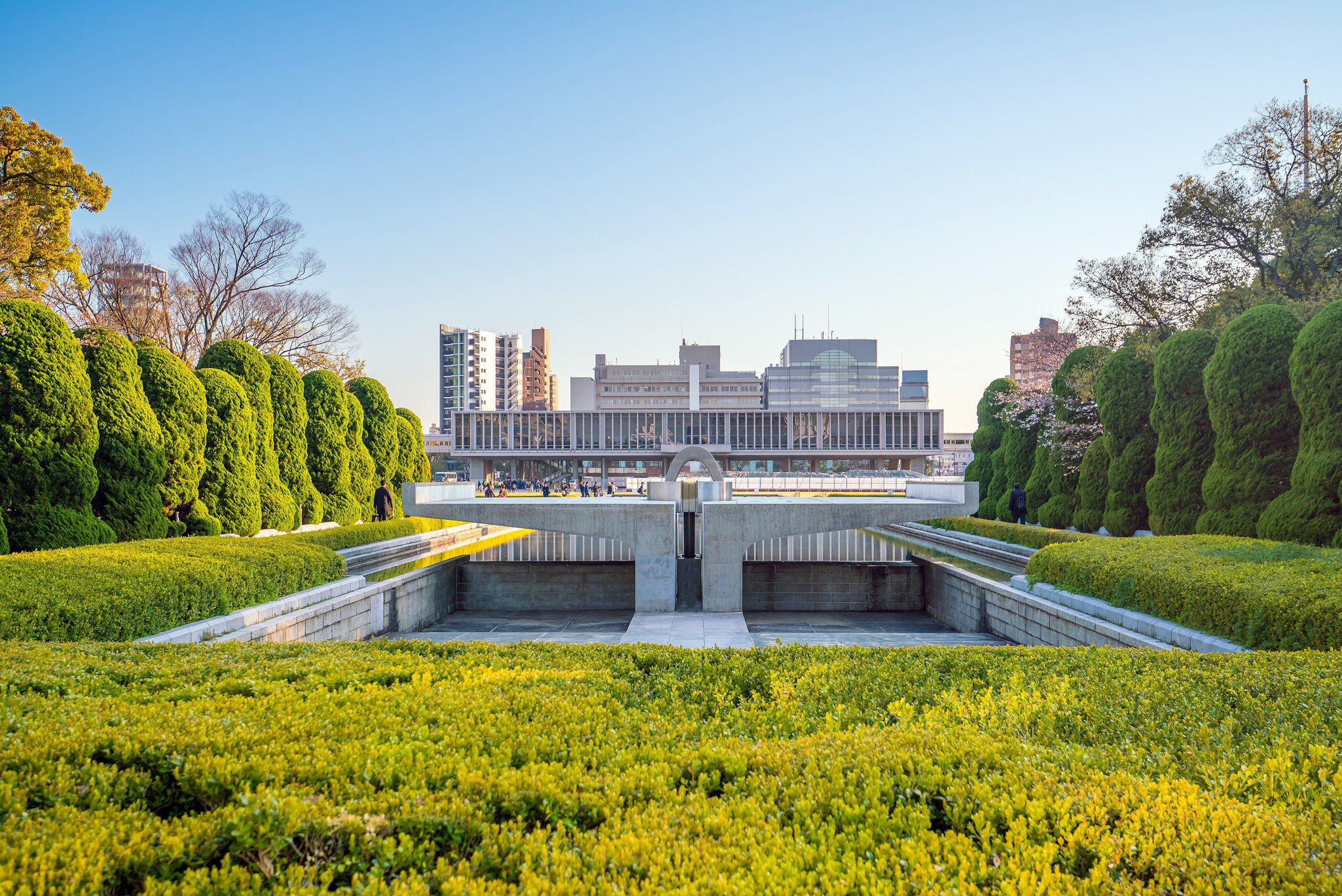  Hiroshima Peace Memorial Museum in Japan with blue sky, License Type: media, Download Time: 2025-05-22T13:24:01.000Z, User: lonelyplanetmedia, Editorial: false, purchase_order: 65050 - Digital Destinations and Articles, job: Global Publishing WIP, client: Global Publishing WIP, other: Pia Peterson Haggarty // SS Comp Ingestion