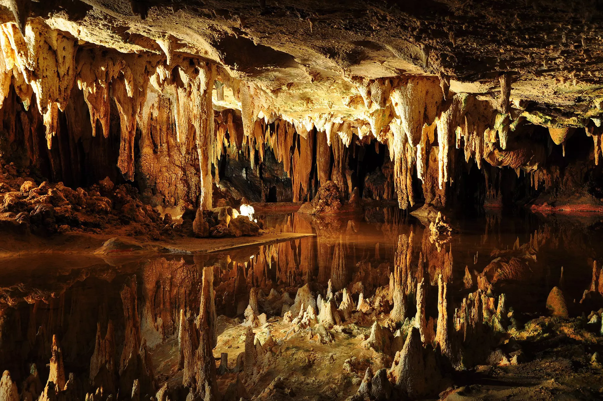 Dream Lake in Luray Caverns, Virginia, USA.