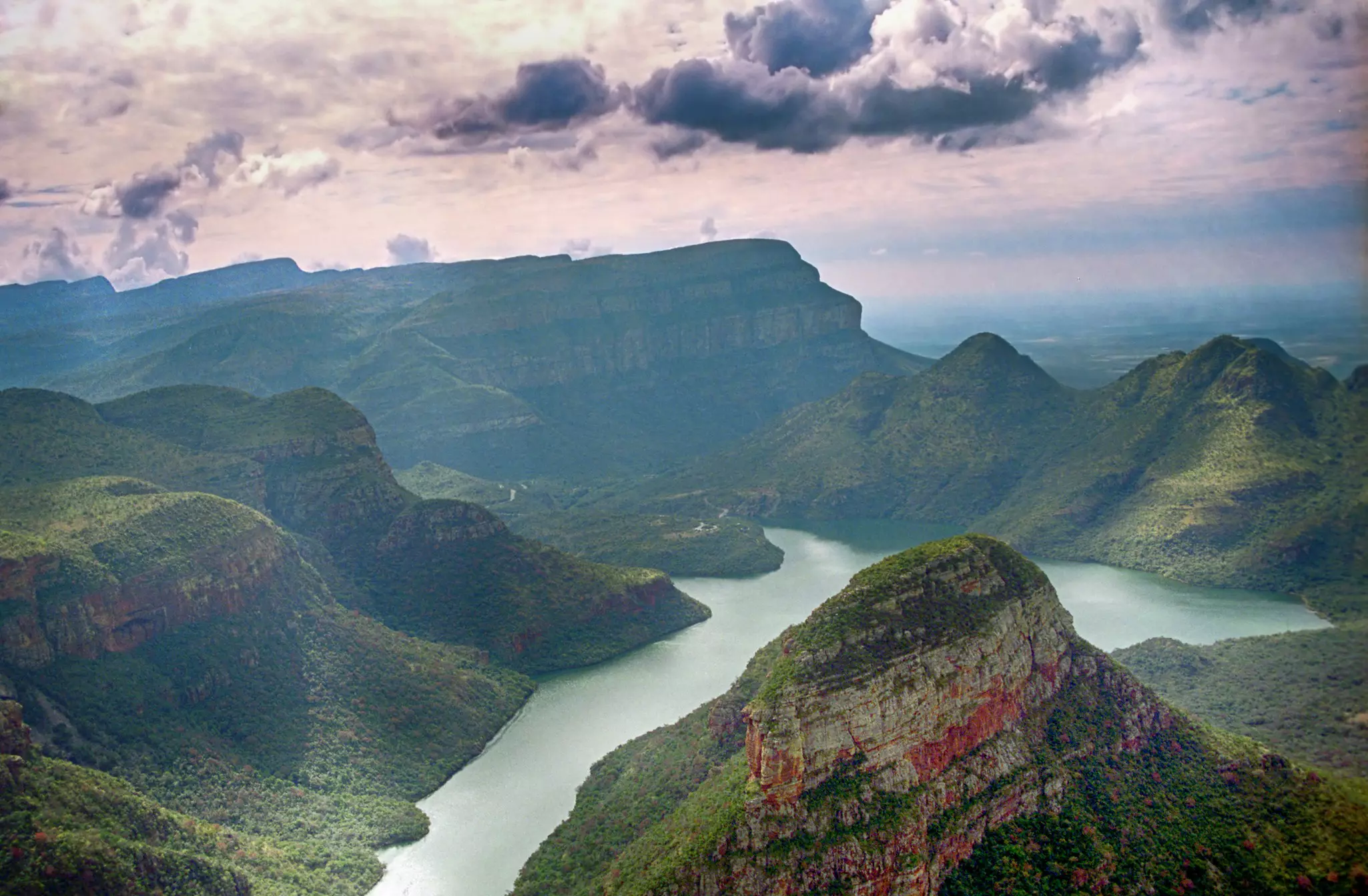 Blyde River Canyon is simply breathtaking – especially when seen from a hot air balloon © Attila JANDI / Shutterstock