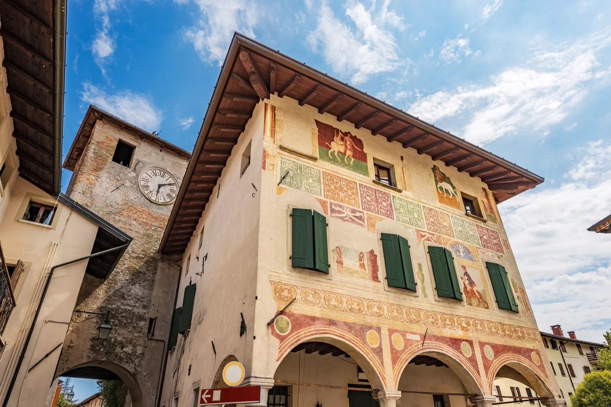Spilimbergo is full of ancient frescoed houses like the Palazzo Dipinta © Alberto Masnovo / Shutterstock