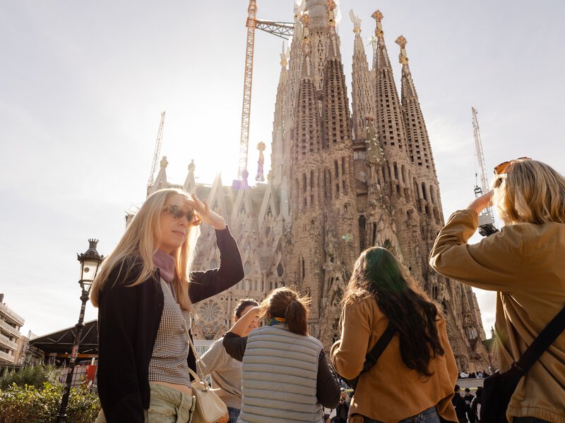 Northern Spain with LP Journeys, March 2026
Day 1: Barcelona
Scenes around Sagrada Familia