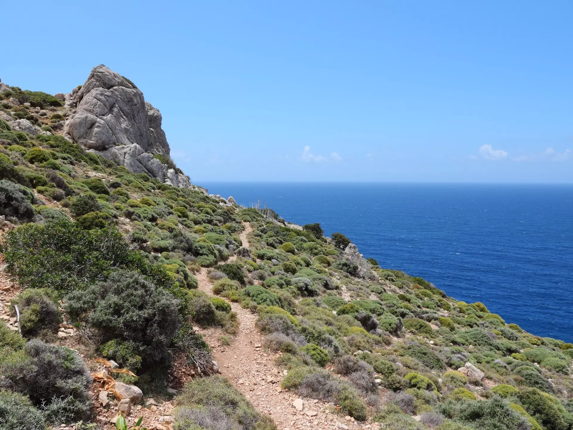 The trail from Elafonisi to Paleochora (Palaiochora). Tupungato/Shutterstock