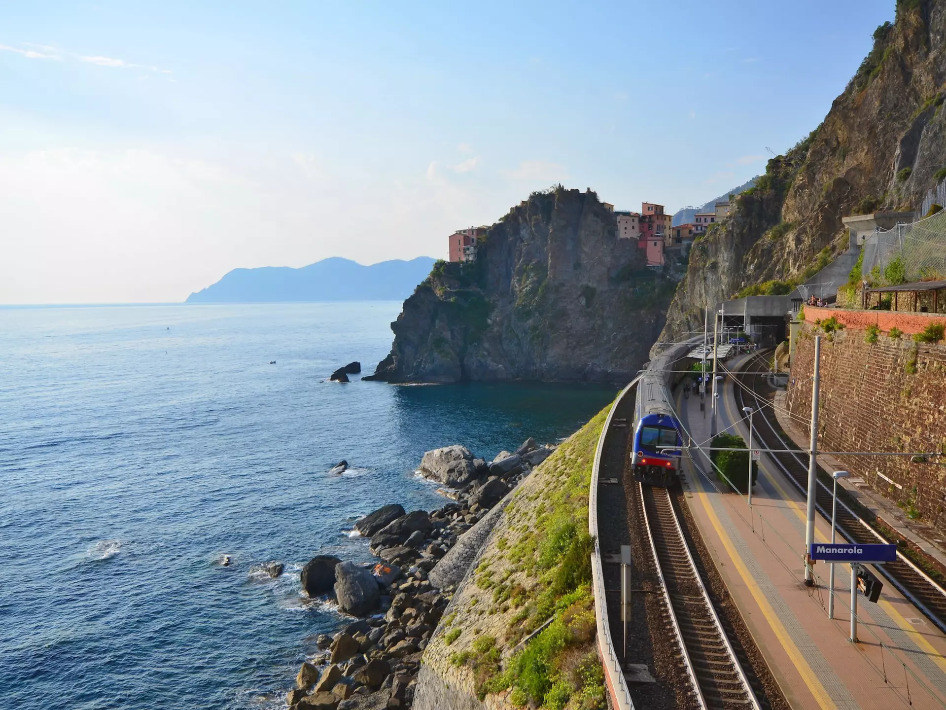 A new night train from Vienna to La Spezia, Italy offers a new way to access Liguria’s Cinque Terre © HelloRF Zcool / Shutterstock