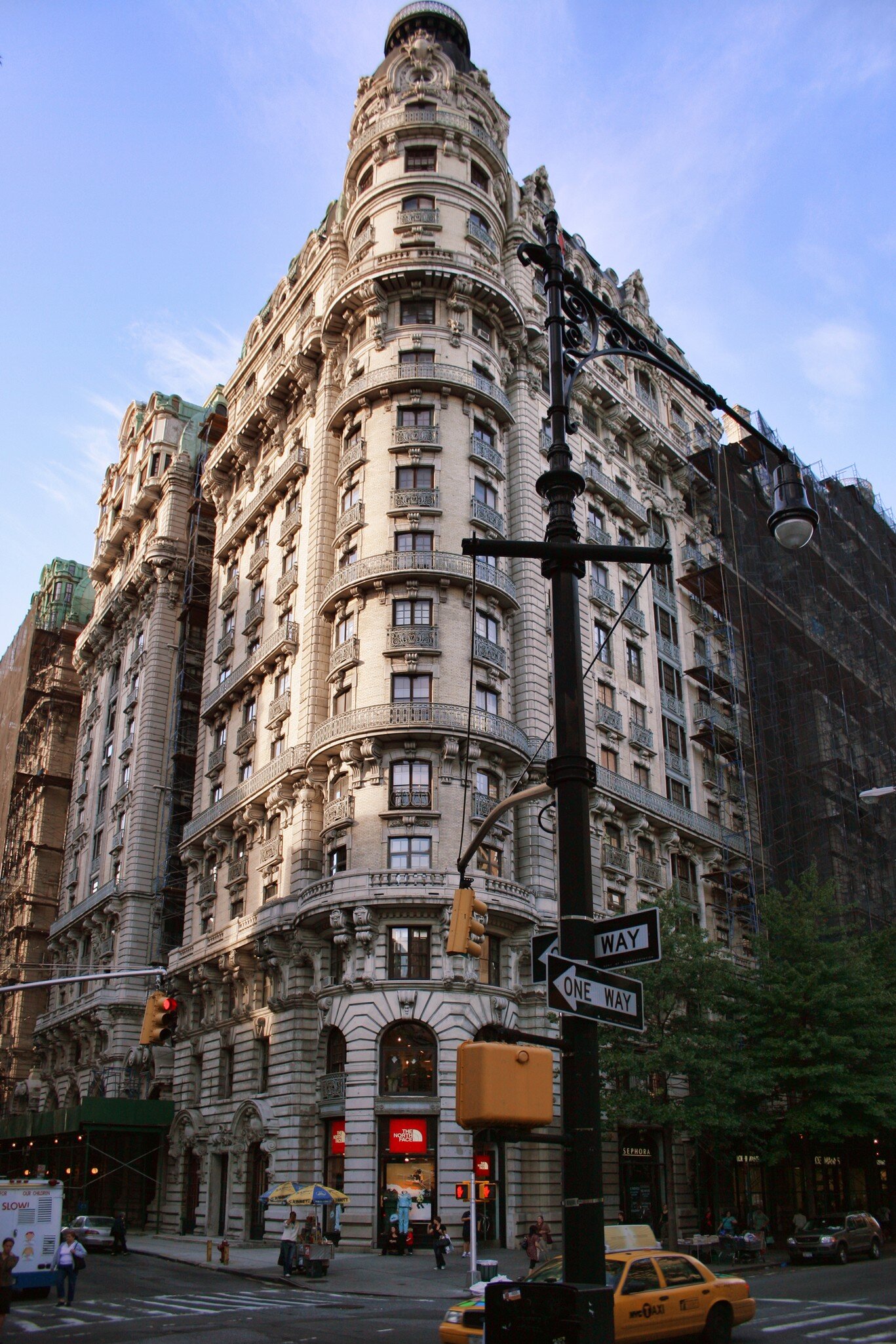 GettyImages-1196534537.jpg
The Ansonia, a majestic apartment building built between 1899 and 1904 in Broadway at the intersection with Amsterdam Avenue in the Upper West Side of Manhattan, New York City