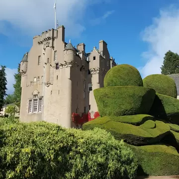 Banchory, Aberdeenshire, Scotland - September 14, 2017 - 16th century Crathes Castle with ancient topiary hedges of Irish yew , License Type: media, Download Time: 2026-03-02T19:59:36.000Z, User: LP_YKhanna, Editorial: true, purchase_order: 65050 - Digital Destinations and Articles, job: LP, client: App Content, other: Yuvraj Khanna