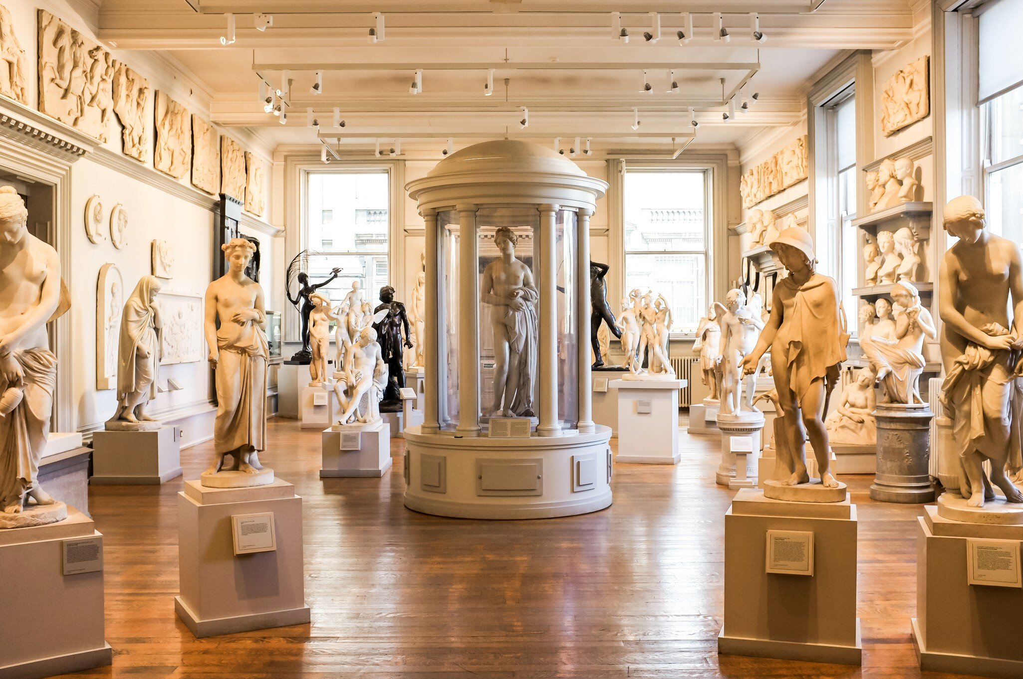 Walker art gallery sculpture room. Liverpool city centre, Merseyside, England UK. 7th October 2014.; Shutterstock ID 1685695792; full: digital; gl: 65050; netsuite: poi; your: Barbara Di Castro