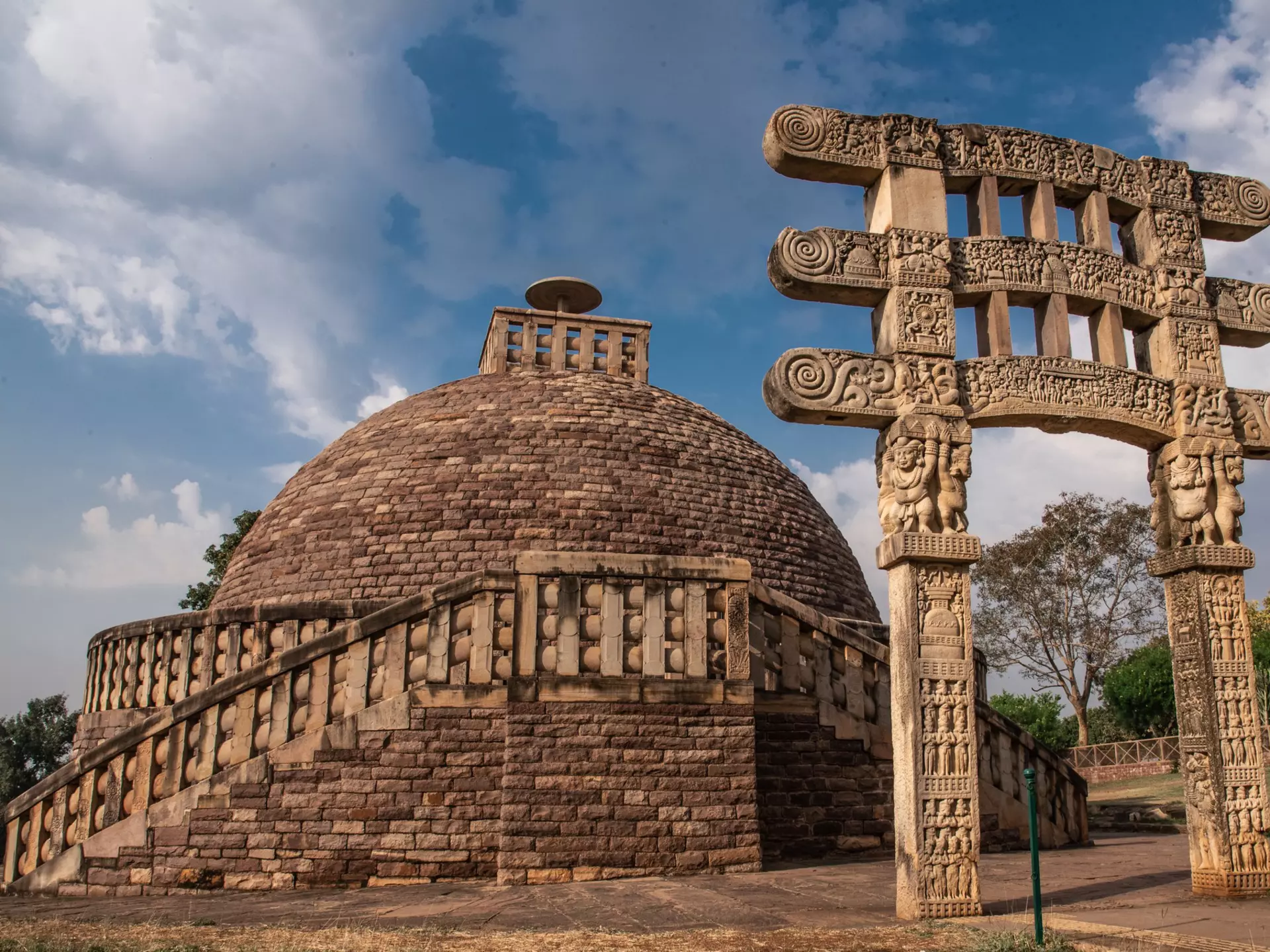 Sanchi Stupa is a Buddhist complex, famous for its Great Stupa, on a hilltop at Sanchi Town in Raisen District of the State of Madhya Pradesh, India  License Type: media  Download Time: 2024-06-24T04:06:31.000Z  User: Norma.PrauseBrewer_LonelyPlanet  Is Editorial: No  purchase_order: 56530  