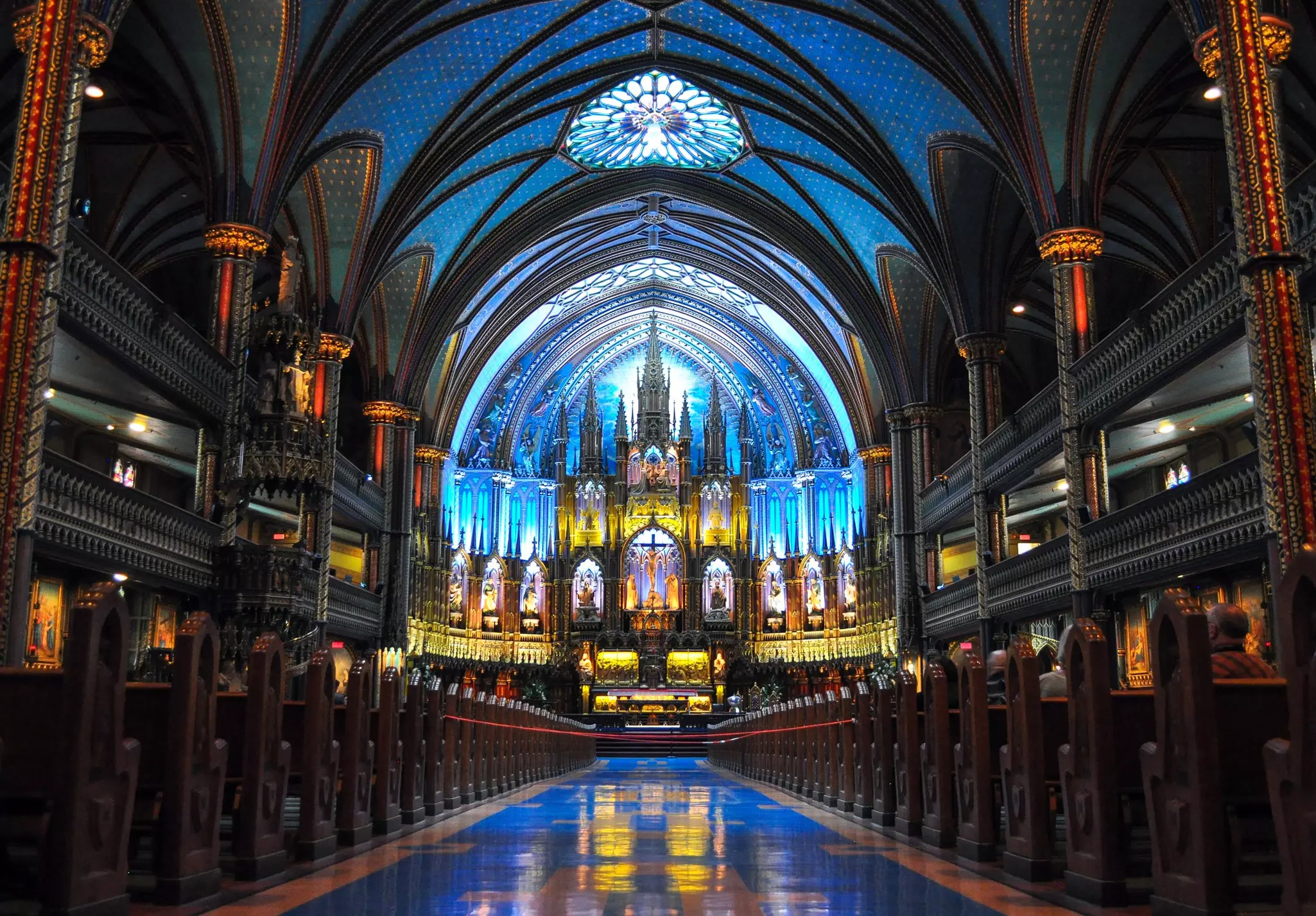 The interior of the Basilique Notre-Dame Montréal. Susan888/Shutterstock
