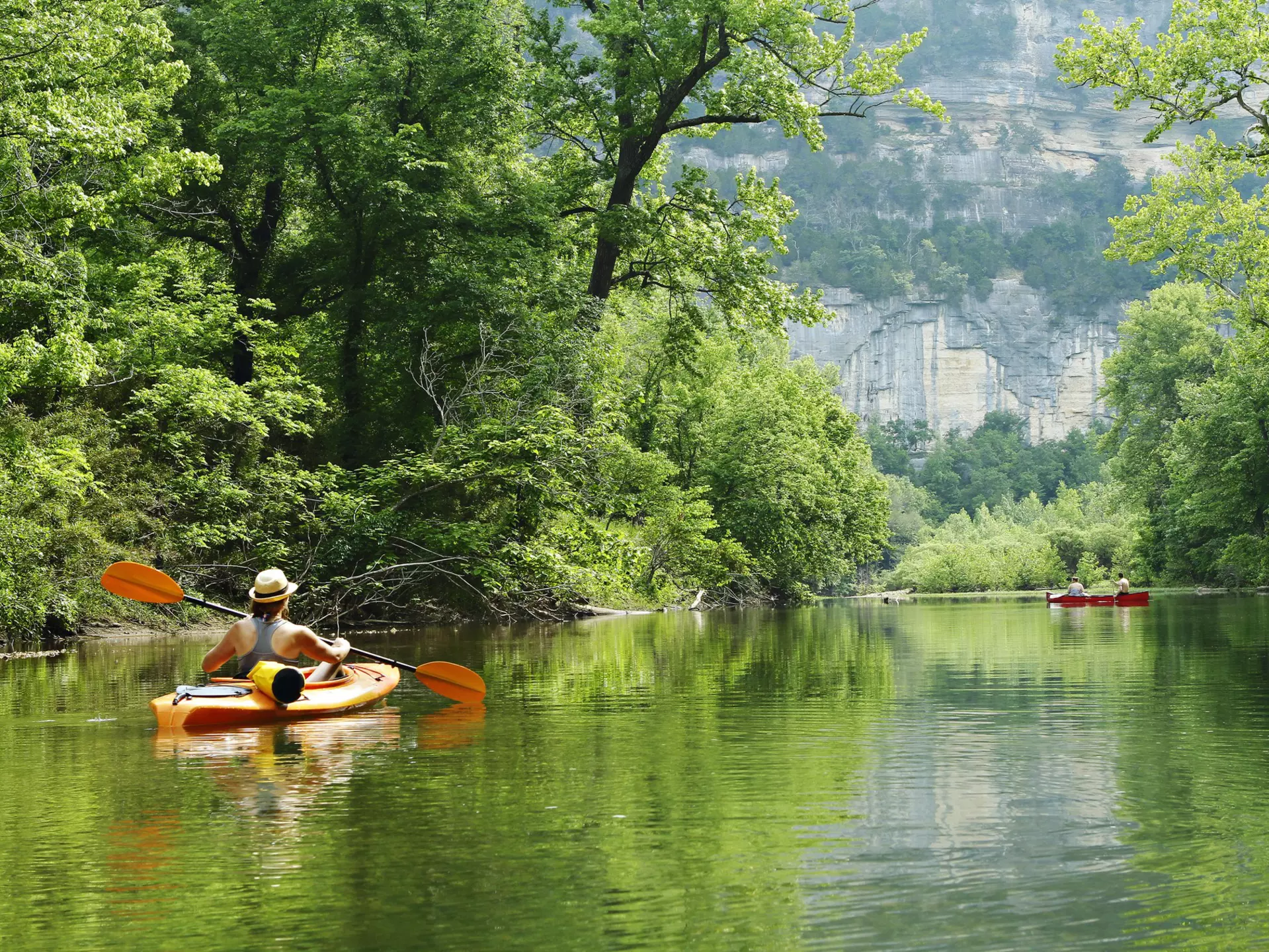 Kayakers and canoers on the Buffalo National River in Arkansas © Wesley Hitt / Getty Images