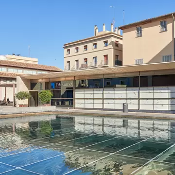Exterior view of the Centro Arqueológico de L’Almoina in Valencia, Spain.