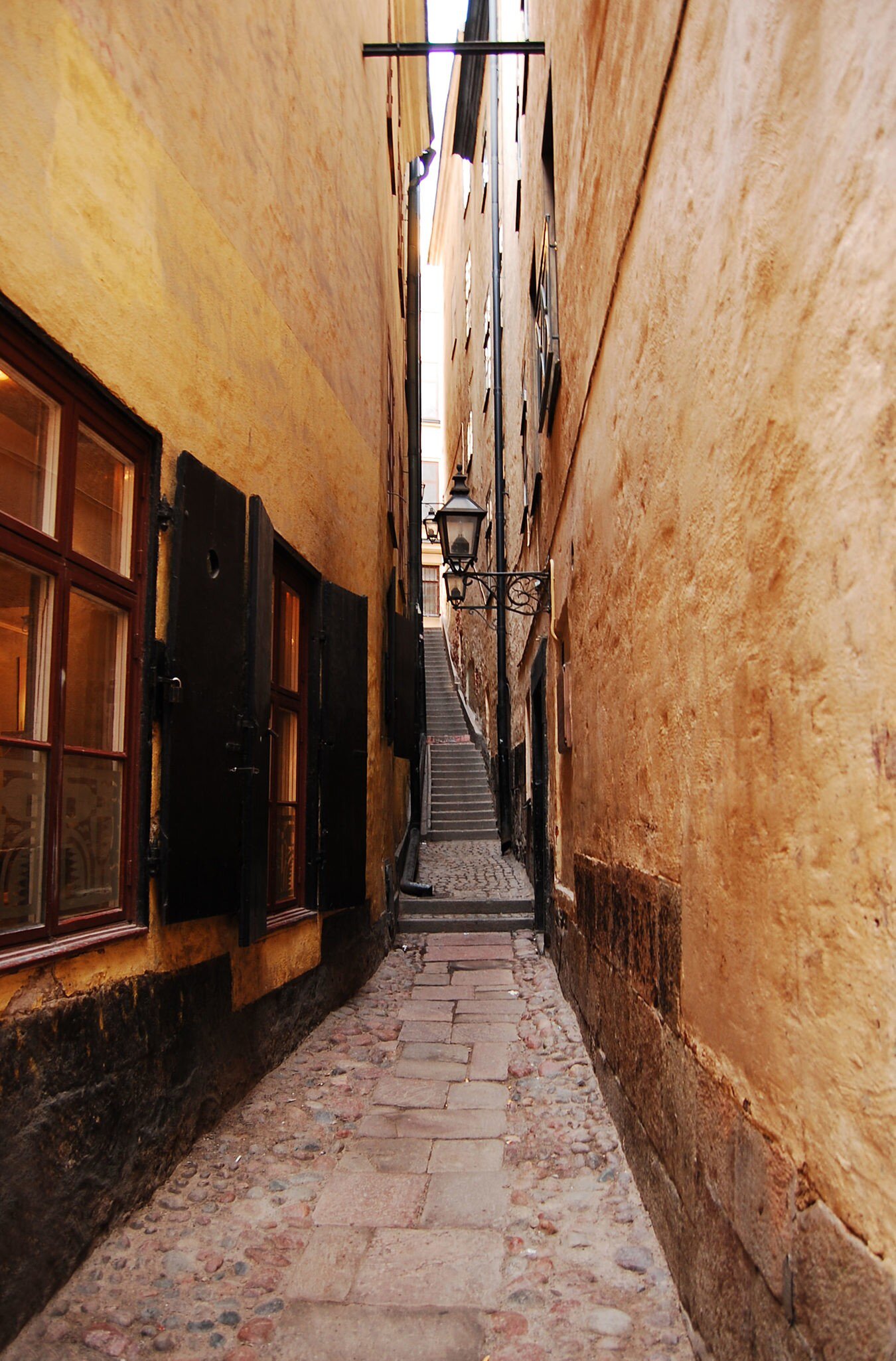 The narrowest alley in the old town of Stockholm
24020392
old, town, lane, city, pass, alley, street, narrow, houses, sweden, europe, windows, alleyway, outdoors, wonderful, stockholm, beautiful, narrowest, by-street, old town, picturesque, scandinavia, gamla stan, side street, street lamp, marten trotzigs grand