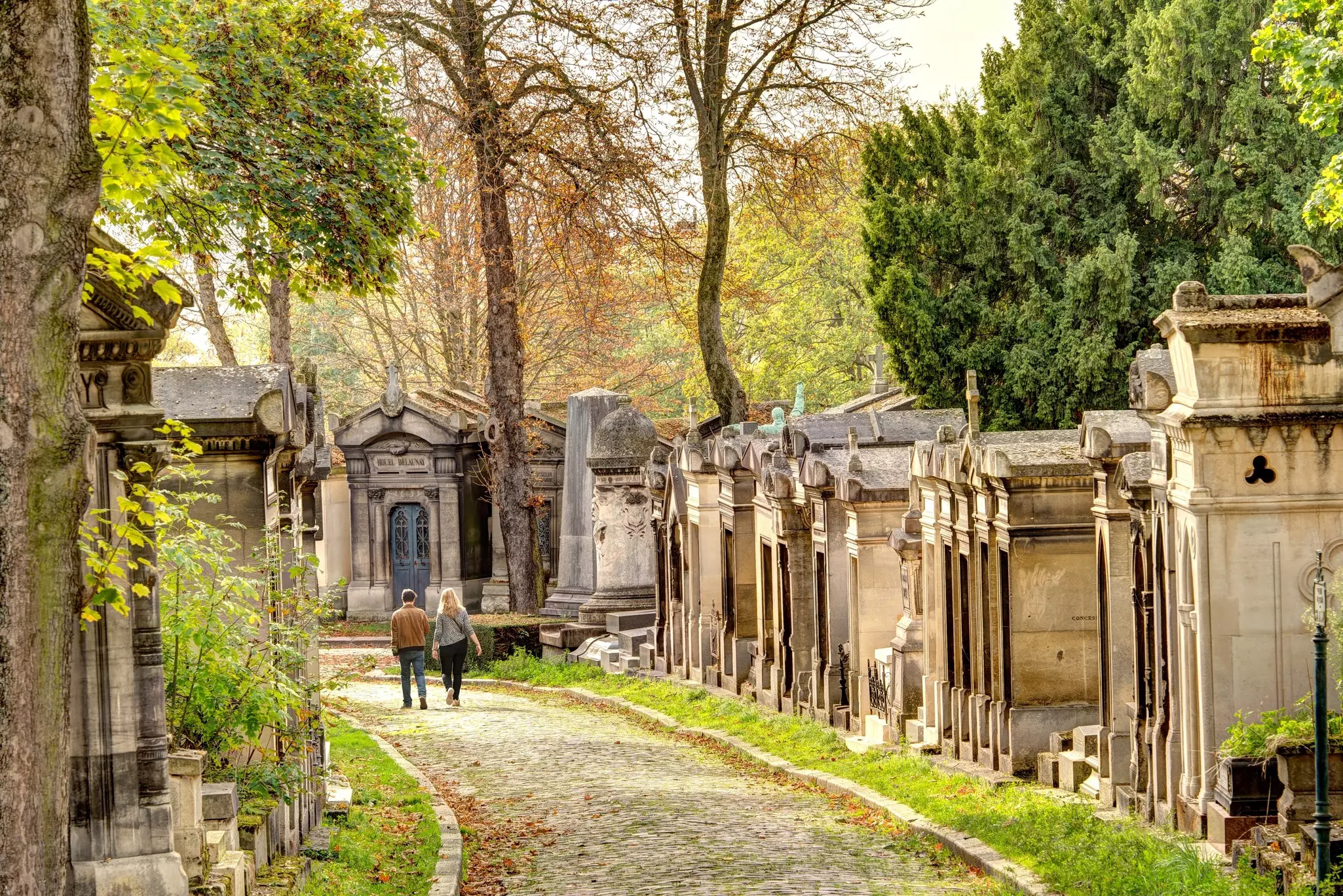 Paris, France - November 2022 : Pere Lachaise Cemetery in Autumn, HDR Image  License Type: media  Download Time: 2024-03-18T02:34:14.000Z  User: ceri_lp  Is Editorial: Yes  purchase_order:   