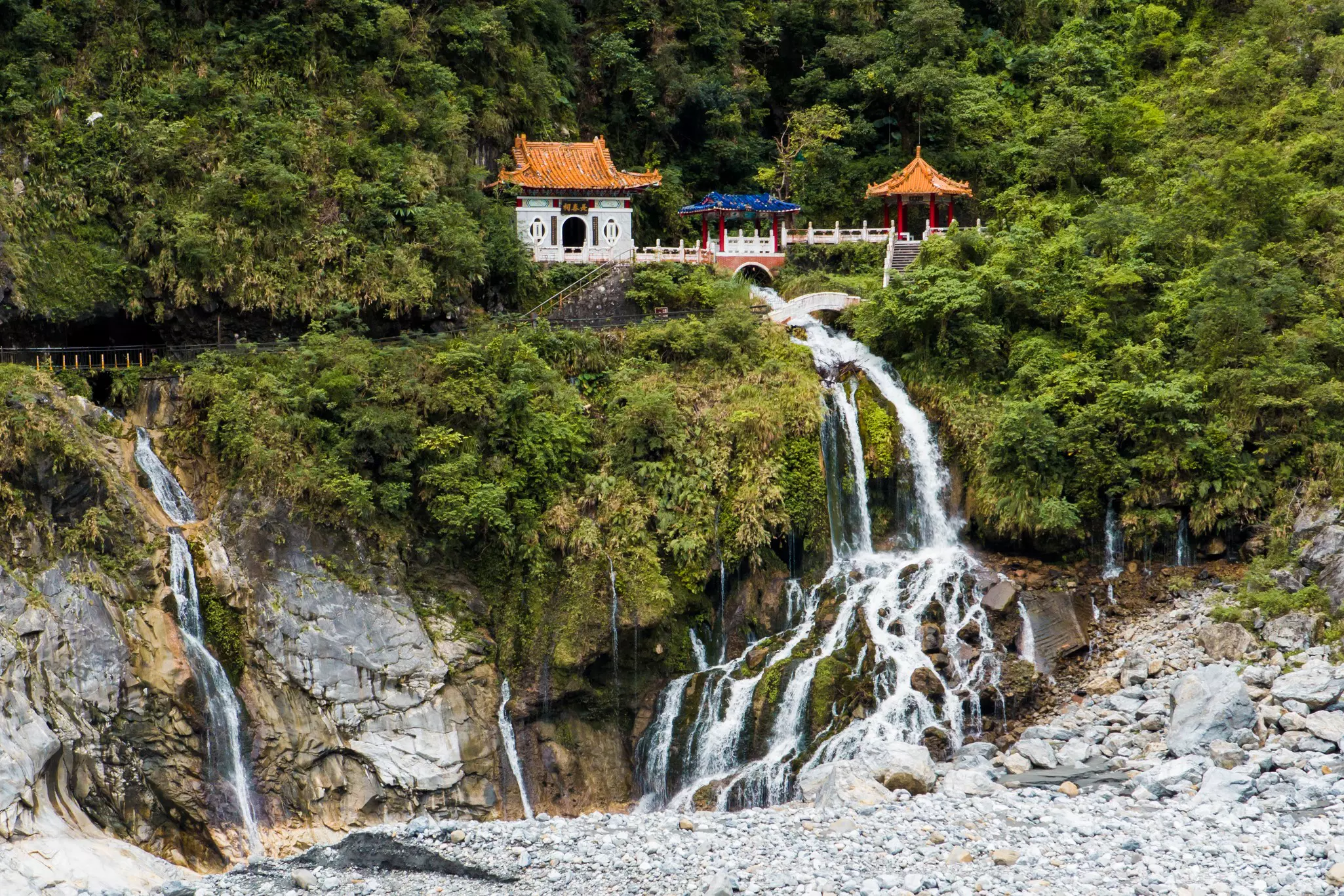 One of Taiwan's most popular drives is through Taroko Gorge © Getty Images / iStockphoto