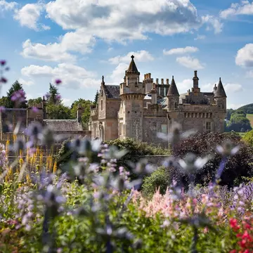 From Sir Walter Scott's former home of Abbotsford to delicious meals and gorgeous landscapes, here's how to explore the Scottish Borders in a weekend. SSDA