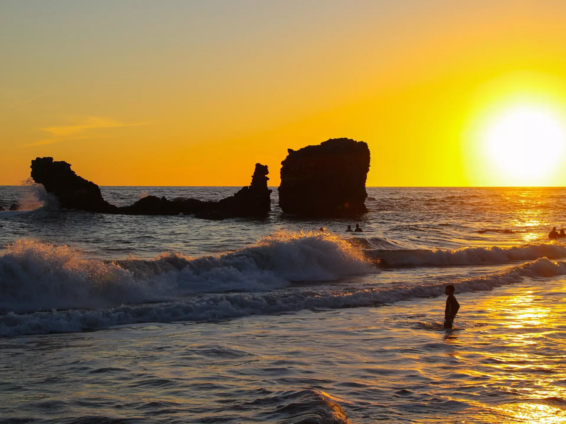 Sunset over the Pacific Ocean in El Salvador. Omri Eliyahu/Shutterstock