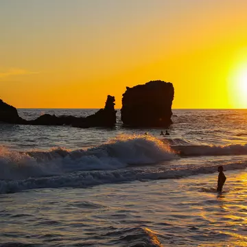 Sunset over the Pacific Ocean in El Salvador. Omri Eliyahu/Shutterstock