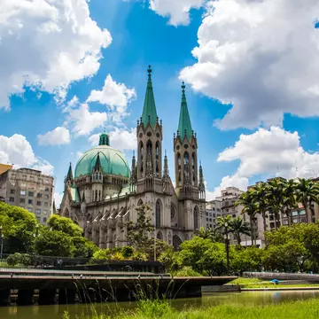 Se Cathedral in downtown São Paulo. ackats/Shutterstock