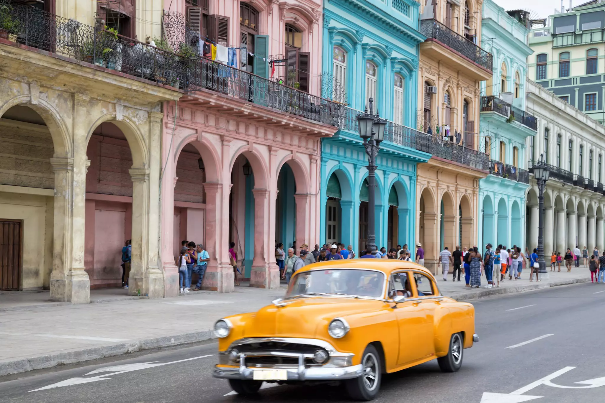 While vintage American cars are everywhere in Cuba, American tourists are less so © Bim / Getty Images