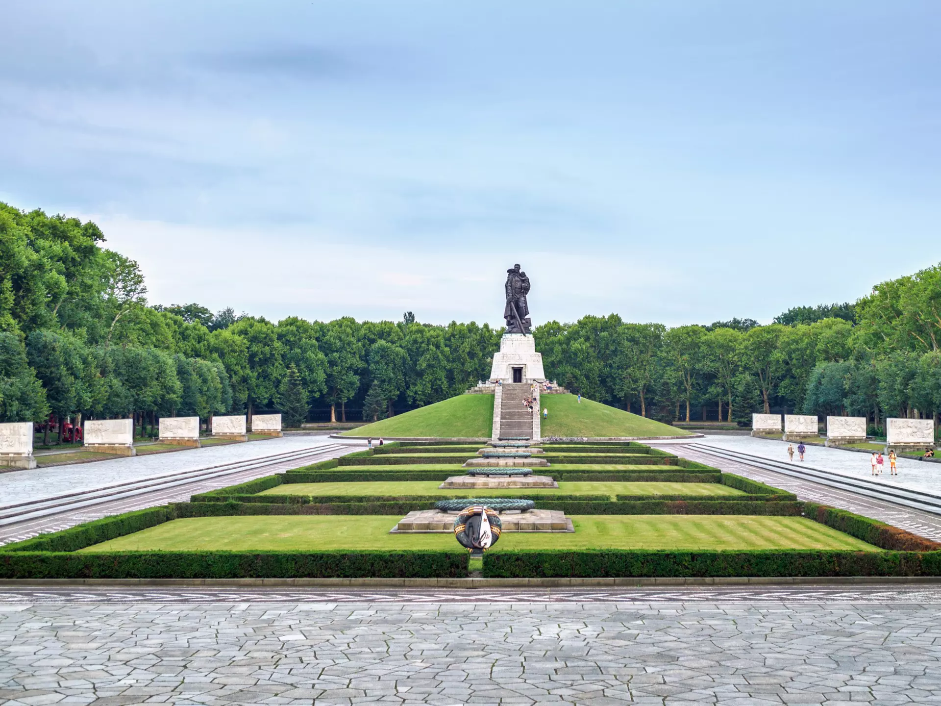 Treptower park in Berlin, Germany
151213592
ii, ddr, war, ww2, park, east, army, union, world, nobody, statue, symbol, berlin, battle, famous, nazism, soviet, german, europe, culture, fascism, history, soldier, russian, germany, freedom, treptow, victory, capital, cemetary, european, landmark, military, entrance, monument, memorial, sculpture, treptower, communism, historical, attraction, liberation, wide angle, architecture, east berlin, world war 2, world war ii, soviet union, treptower park, berlin germany