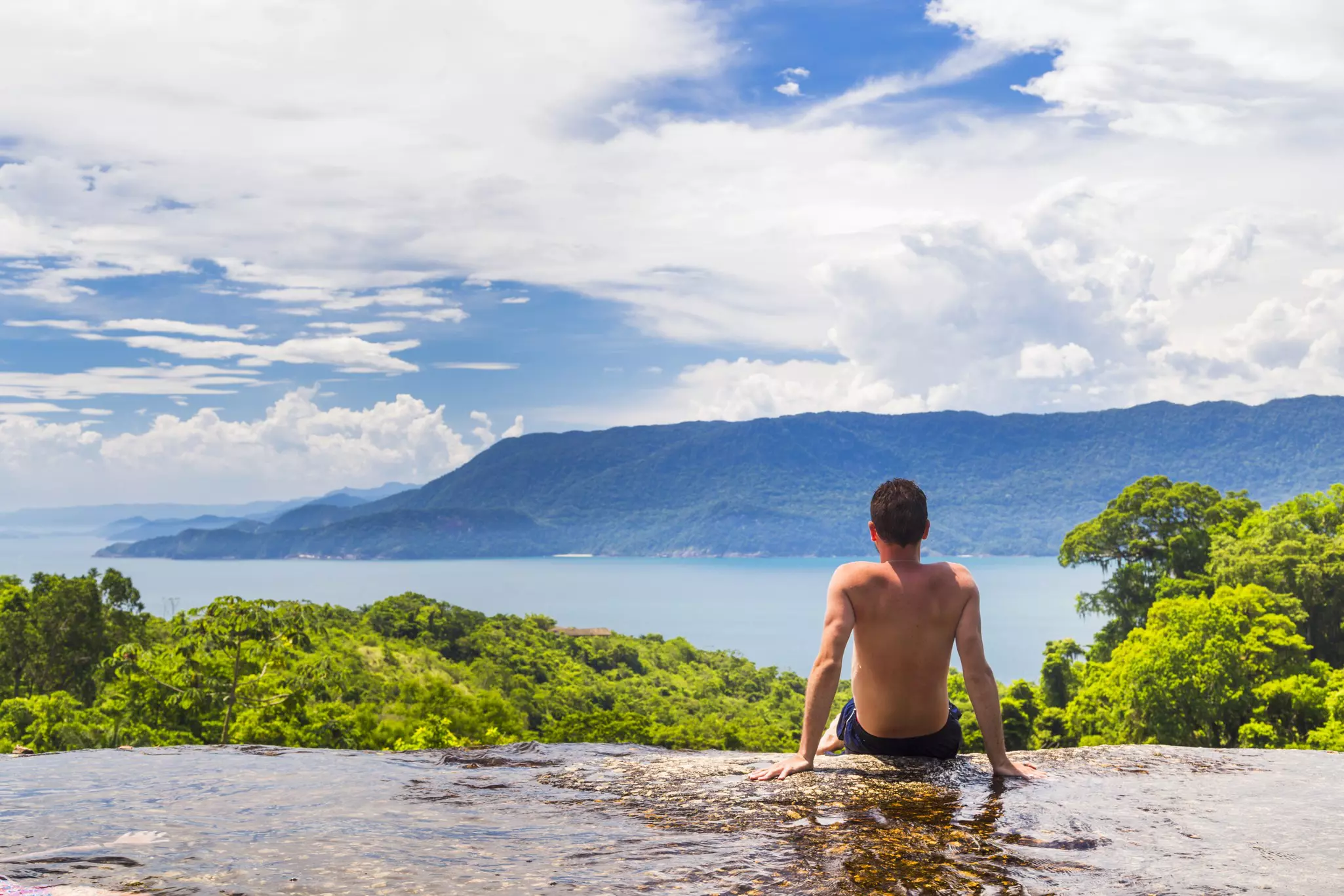 The island of Ilhabela is a more accessible option than Fernando de Noronha © Cesar Okada / Getty Images
