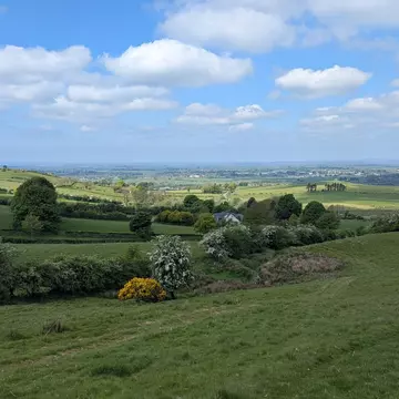 The trail up to Loughcrew Cairns, the Boyne Valley. Amy Lynch/Lonely Planet