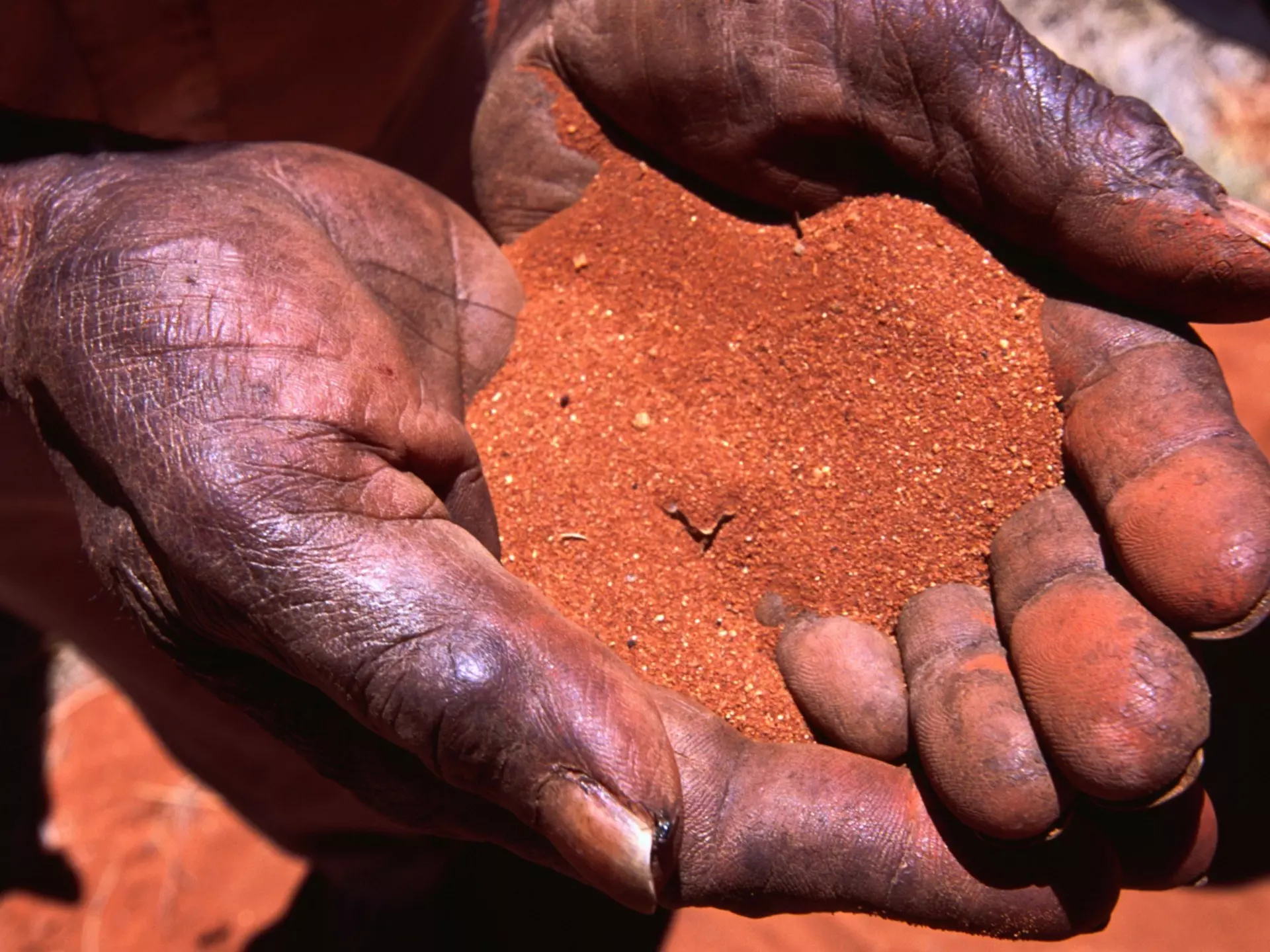 To license this image contact:.Lonely Planet Images.email: lpi@lonelyplanet.com.au.phone: 61 3 8379 8181
148749668
1 person, Aborigine, Close-up, Indigenous Australian, colourful, day, hand, indigenous, male, man, nature, outback, outdoors, people, sand, senior man, Australasia, Australia, South Australia