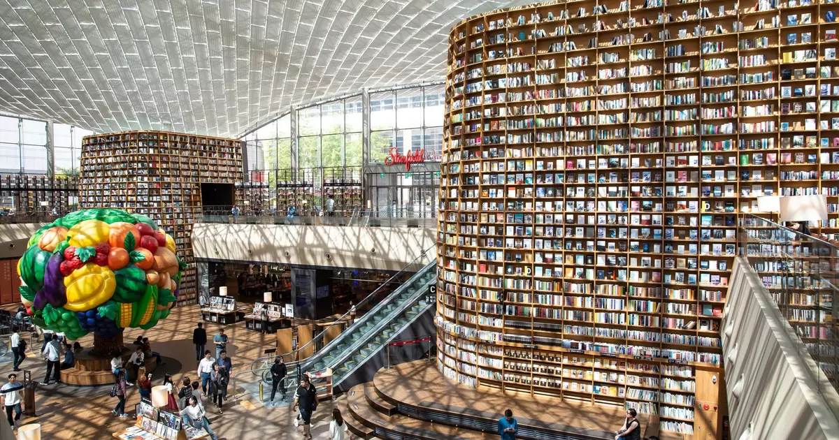 Check out this incredible giant library that just opened in Seoul ...