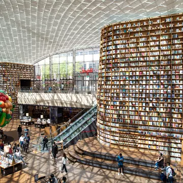 Seoul, South Korea - September, 2018: View of Starfield Library in Starfield COEX Mall. The public library is a popular destination among tourists and citizens of Seoul.
bookcase