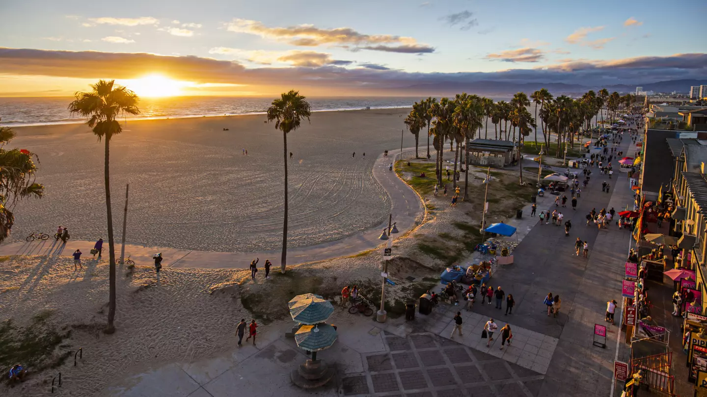 Experience the best of Los Angeles' surf and sand culture with this guide to the city's top beaches © Xavier Arnau / Getty Images
