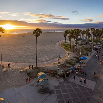 Experience the best of Los Angeles' surf and sand culture with this guide to the city's top beaches © Xavier Arnau / Getty Images