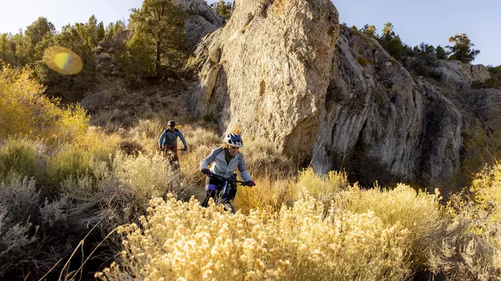Mountain biking in Cave Lake State Park