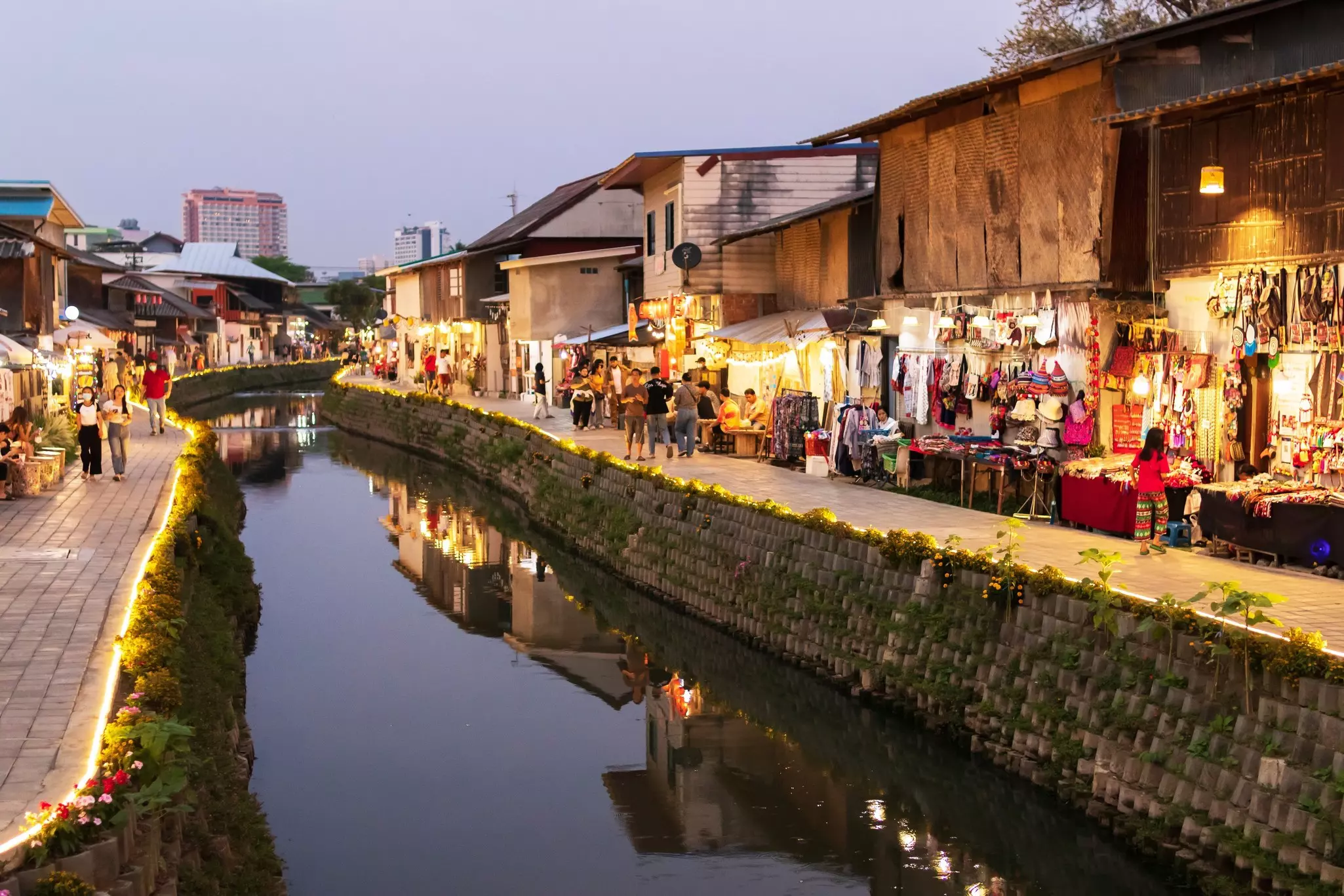 Chiang Mai’s waterside village that features a night market. PJjaruwan/Shutterstock