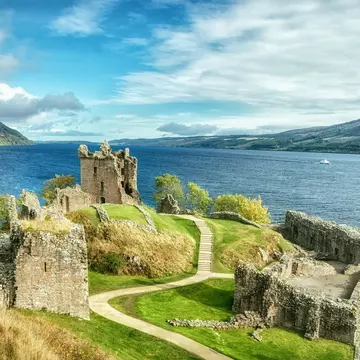 Urquhart Castle is a ruined castle on Loch Ness in the Scottish Highlands. The castle is located 21 kilometers southwest of Inverness and 2 kilometers east of the village of Drumnadrochit., License Type: media, Download Time: 2026-03-02T19:59:36.000Z, User: LP_YKhanna, Editorial: false, purchase_order: 65050 - Digital Destinations and Articles, job: LP, client: App Content, other: Yuvraj Khanna
