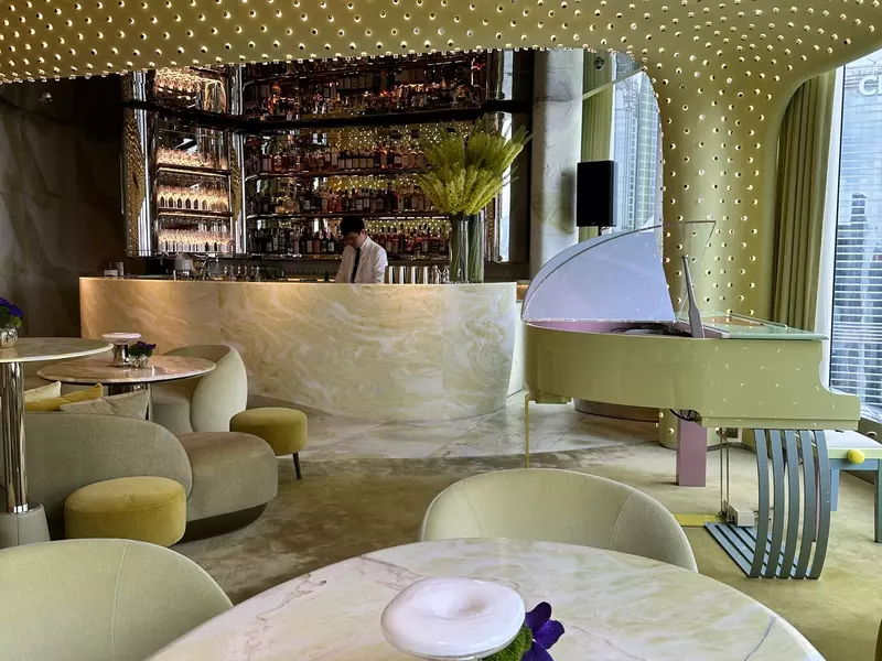 A piano next to the bar in Peridot.