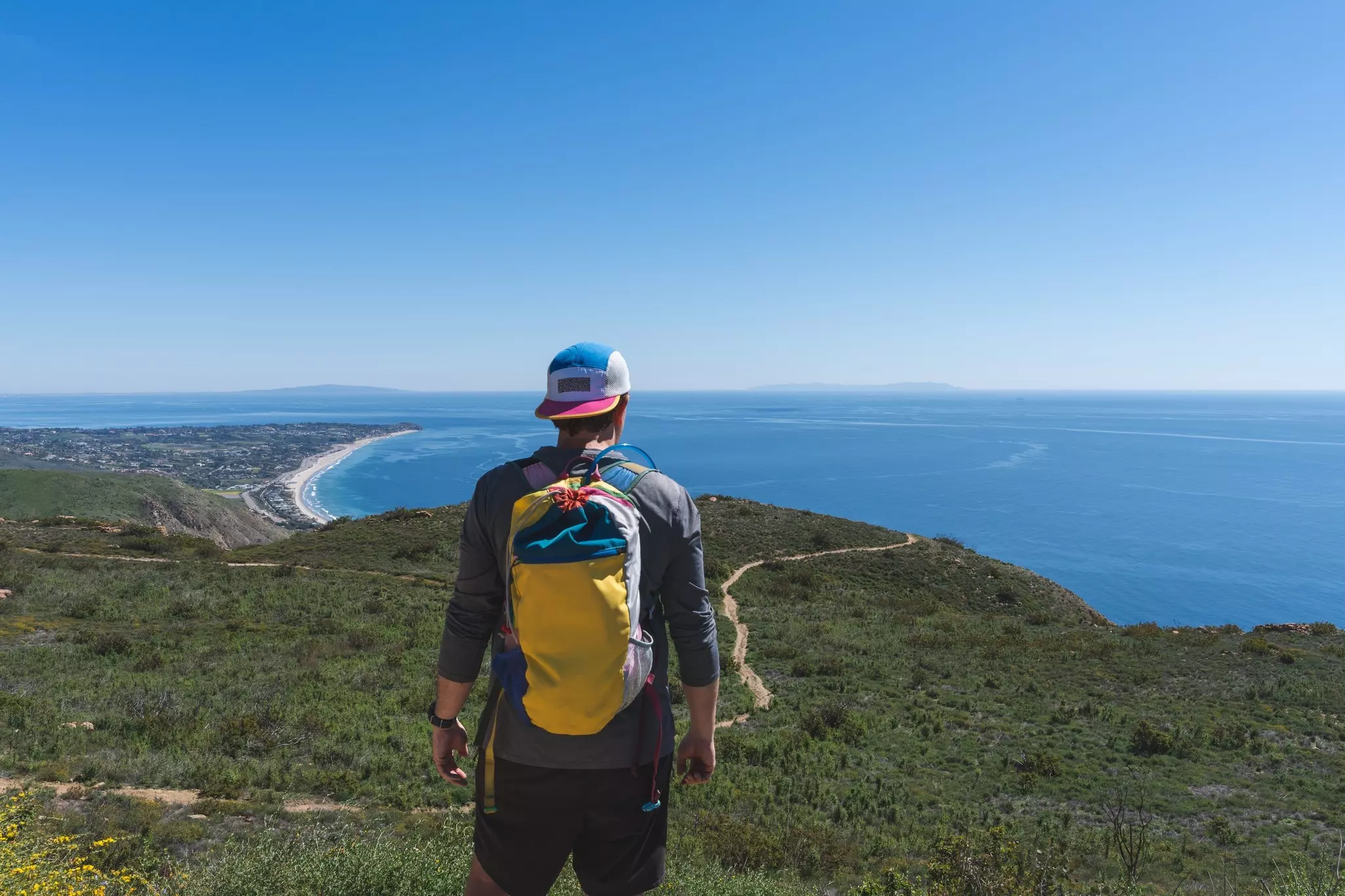 In Charmlee Wilderness Park, an easy trail leads to stunning views of the Pacific and Catalina Island © Jason Runnells / Shutterstock