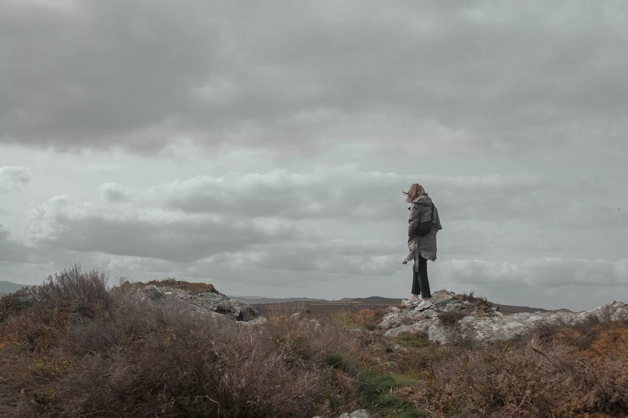 Equip yourself with the right gear to conquer any weather conditions along the Breton coast © Julien Marsault