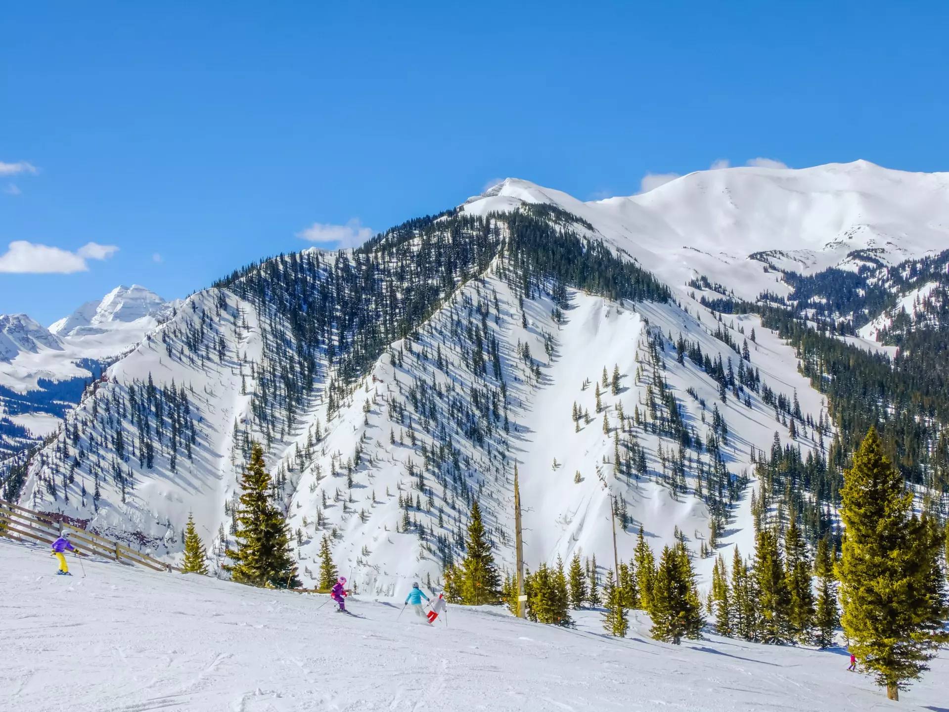 Rocky Mountain Range near Aspen, Colorado. LanaG/Shutterstock