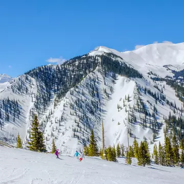 Rocky Mountain Range near Aspen, Colorado. LanaG/Shutterstock
