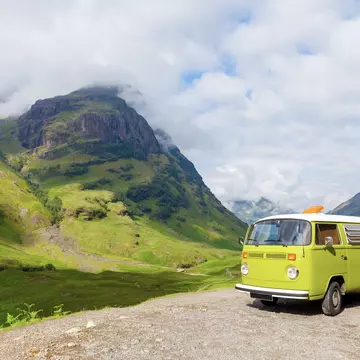The distances within Scotland seem small. But that’s before you take into account all its many lochs, glens and mountains. Jochen Netzker/Adobe Stock