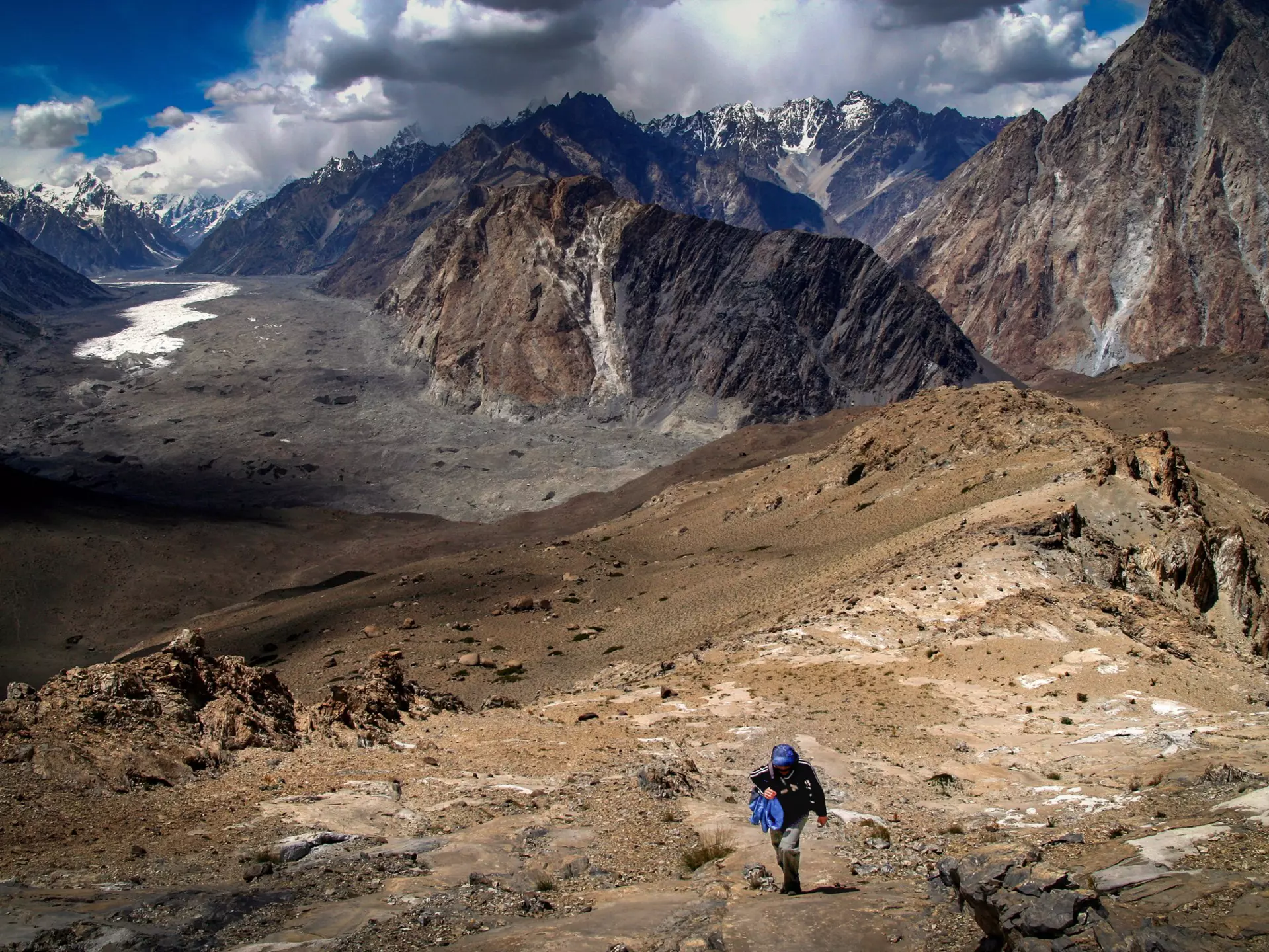 It's easy to visit Pakistan's magnificent mountains without blowing your budget © Pav-Pro Photography Ltd / Shutterstock