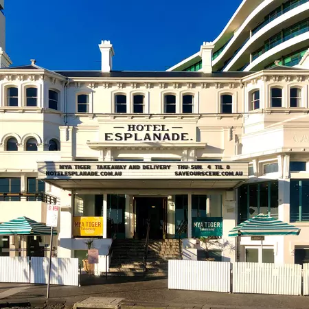 ST KILDA, MELBOURNE, VICTORIA, AUSTRALIA - SEPTEMBER 2020 - the iconic Esplanade Hotel in St Kilda, September 2020. The Espy is a well known music venue and local landmark in Melbourne bayside.
