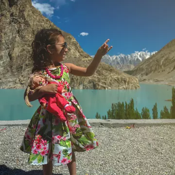 Make the most of your family trip to Pakistan with these top planning tips © Madiha Ali / Getty Images