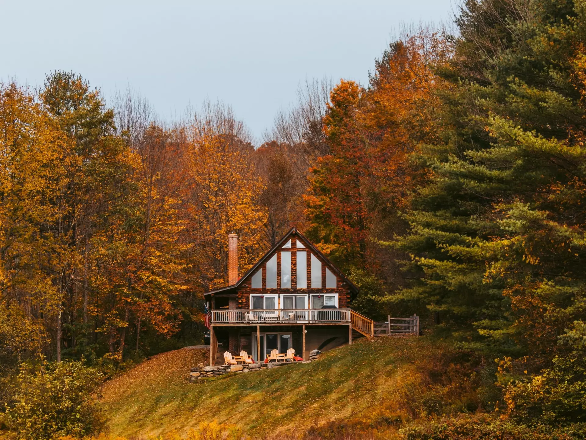 Book a cozy cabin any time of year in these laid-back US destinations. AndTheyTravel/Shutterstock
